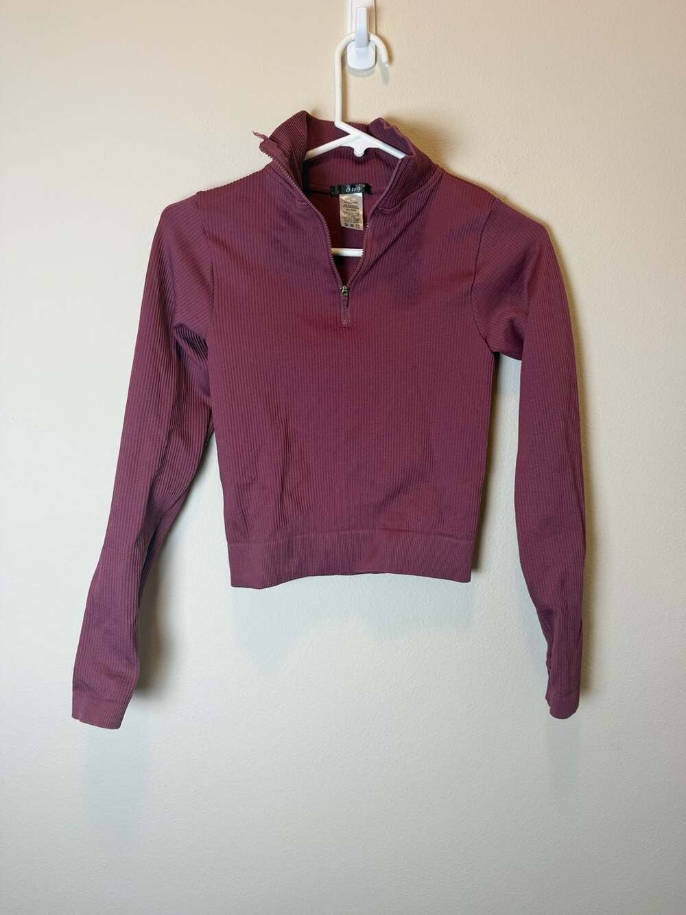 O To F Quarter Zip Size S Burgundy Ribbed Top
